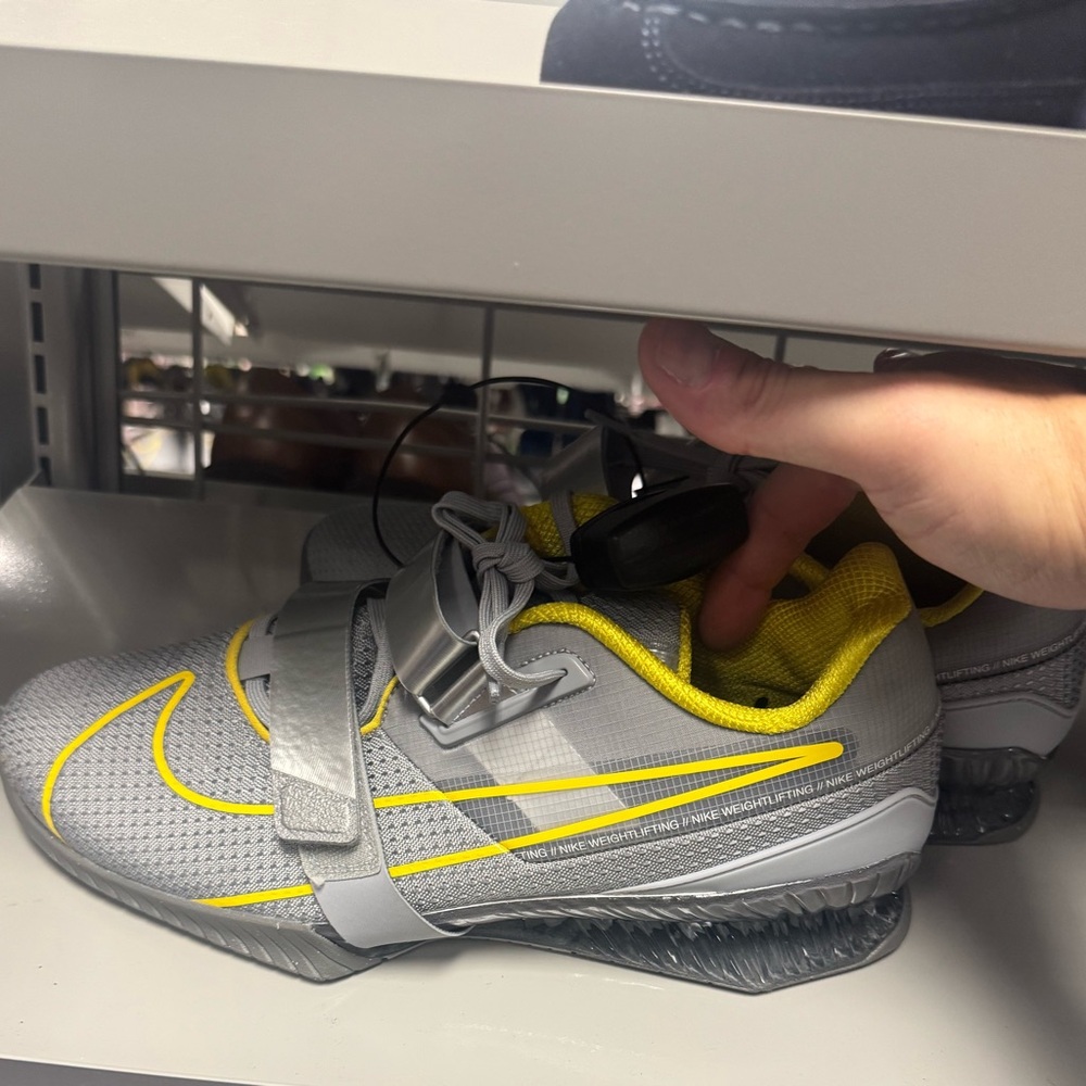 NIKE ROMALEO 4